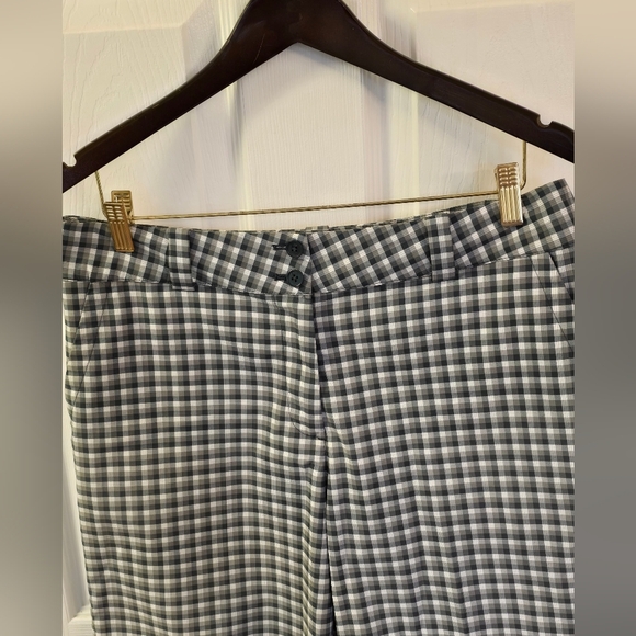 Nike Golf Dri Fit Women's Shorts Plaid Green Gray Size 12 - Picture 5 of 17